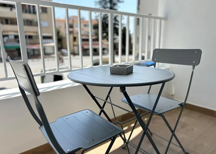 Modern 1br - Walk To Harbour - 111 Apartament Pafos