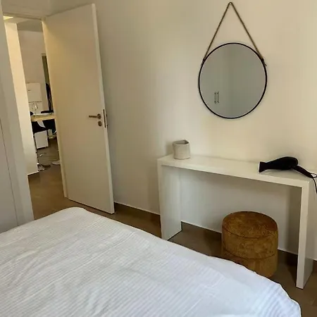 Modern 1Br - Walk To Harbour - 111