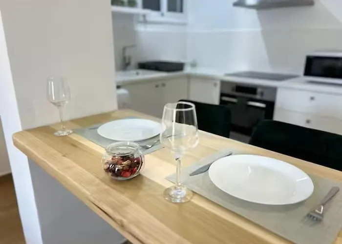 Modern 1br - Walk To Harbour - 111 * Paphos