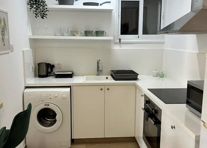 Modern 1Br - Walk To Harbour - 111