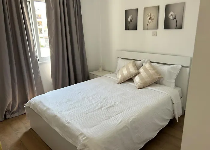 Modern 1Br - Walk To Harbour - 111 *